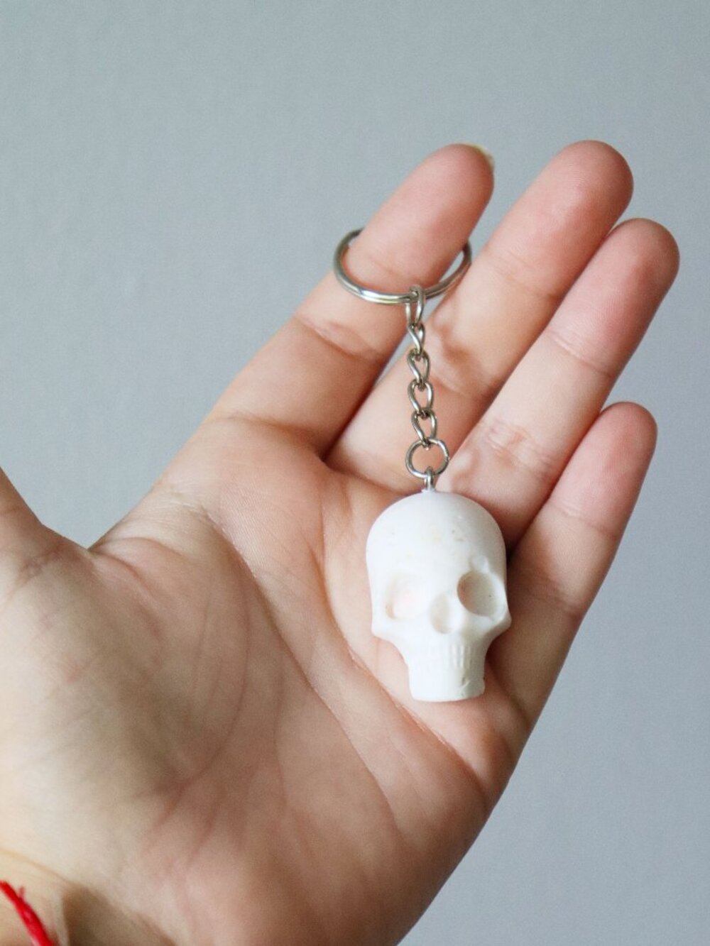 🧡 Handmade Recycled Plastic Skull Keychain - Picture 5 of 6